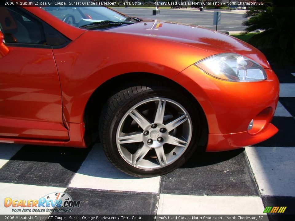 2006 Mitsubishi Eclipse GT Coupe Sunset Orange Pearlescent / Terra Cotta Photo #17