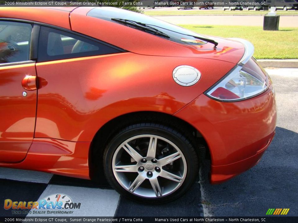 2006 Mitsubishi Eclipse GT Coupe Sunset Orange Pearlescent / Terra Cotta Photo #19