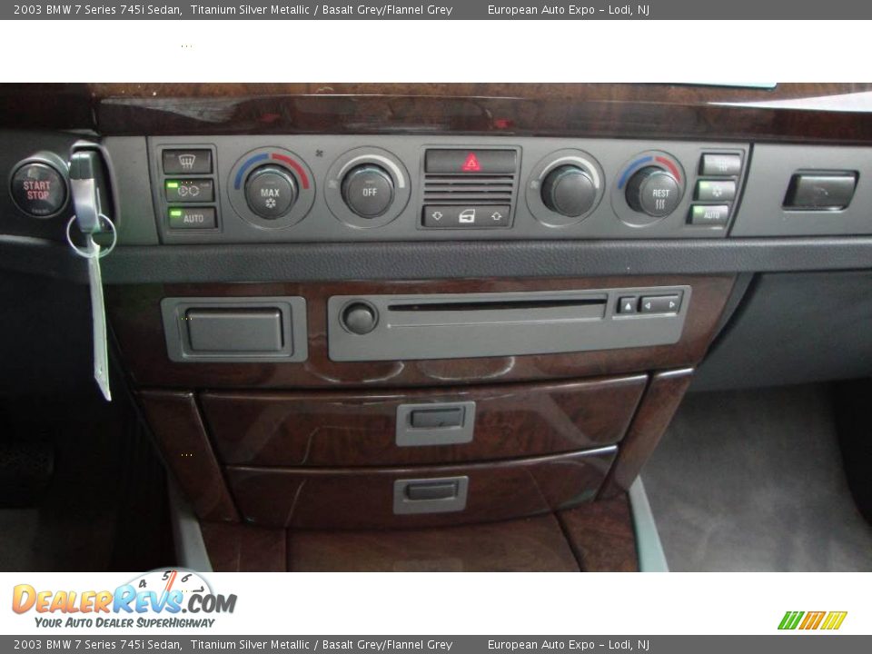 2003 BMW 7 Series 745i Sedan Titanium Silver Metallic / Basalt Grey/Flannel Grey Photo #18