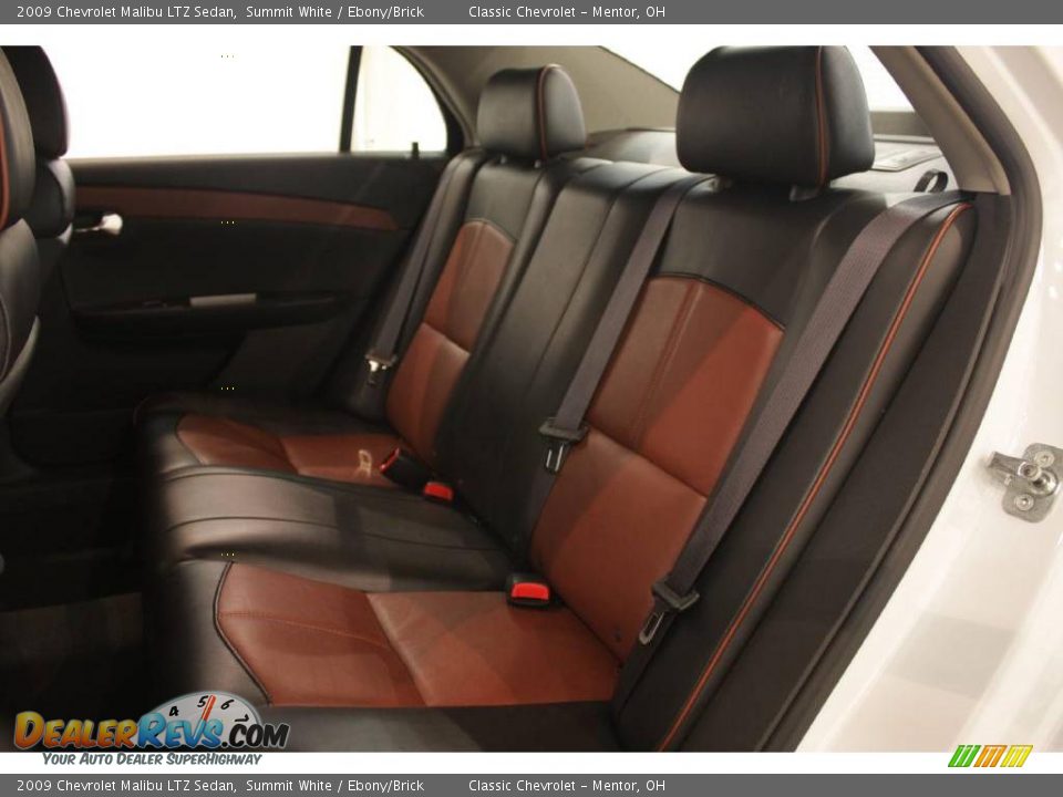 2009 Chevrolet Malibu LTZ Sedan Summit White / Ebony/Brick Photo #16