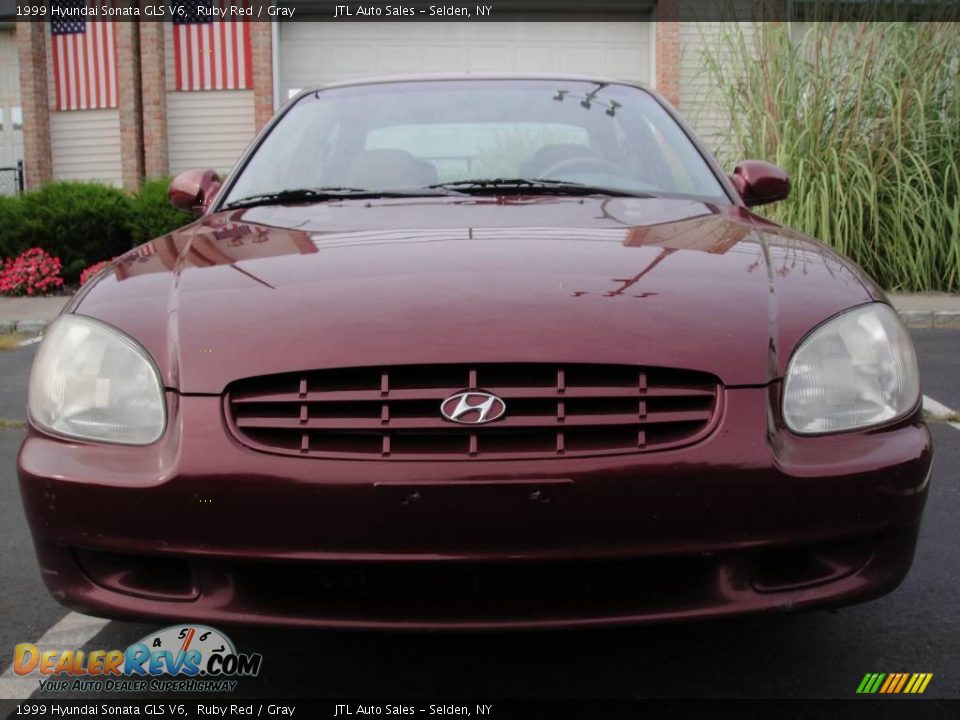 1999 Hyundai Sonata GLS V6 Ruby Red / Gray Photo #2