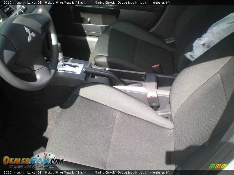2010 Mitsubishi Lancer DE Wicked White Metallic / Black Photo #2