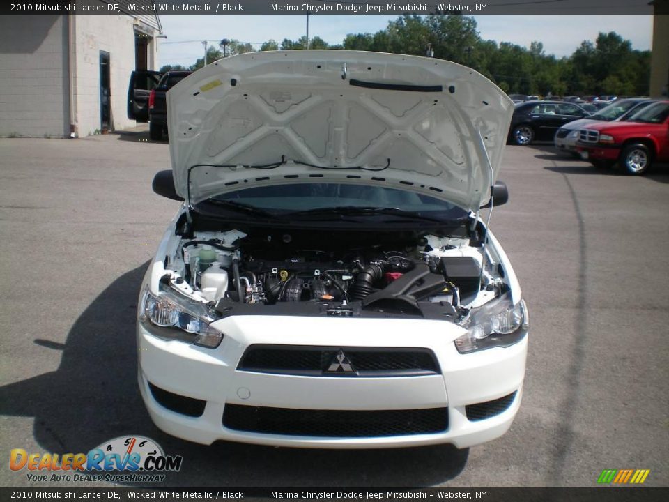 2010 Mitsubishi Lancer DE Wicked White Metallic / Black Photo #13