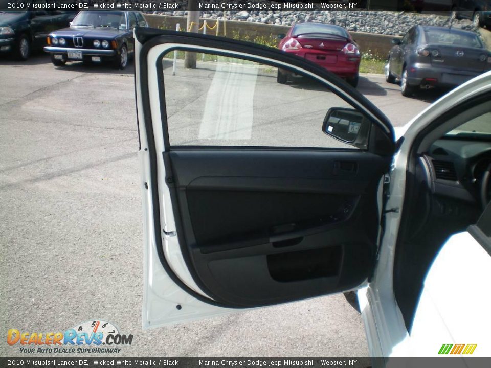 2010 Mitsubishi Lancer DE Wicked White Metallic / Black Photo #15