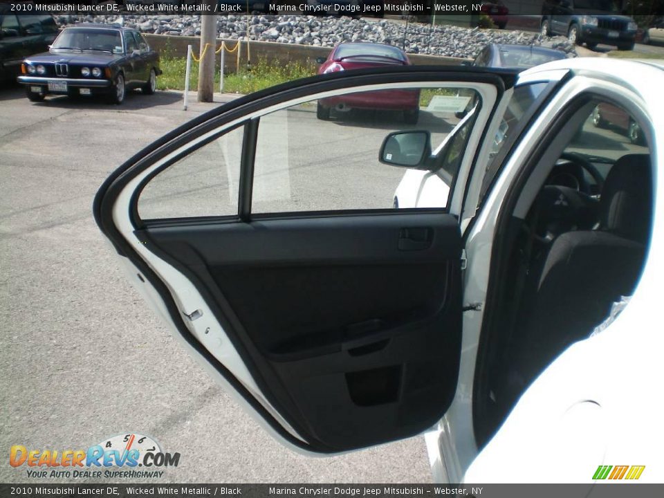 2010 Mitsubishi Lancer DE Wicked White Metallic / Black Photo #16