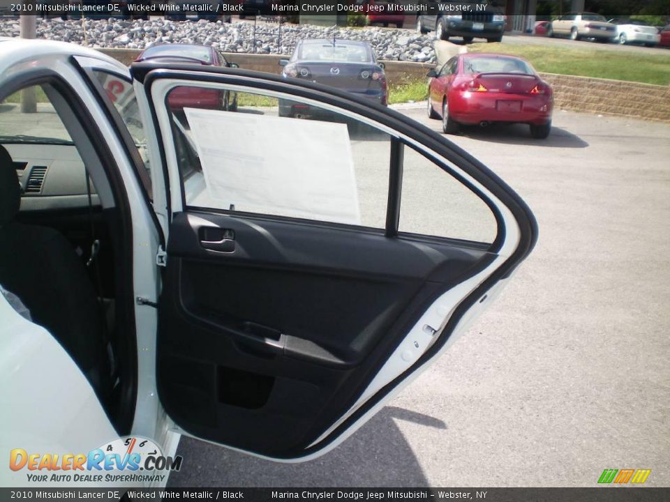 2010 Mitsubishi Lancer DE Wicked White Metallic / Black Photo #19