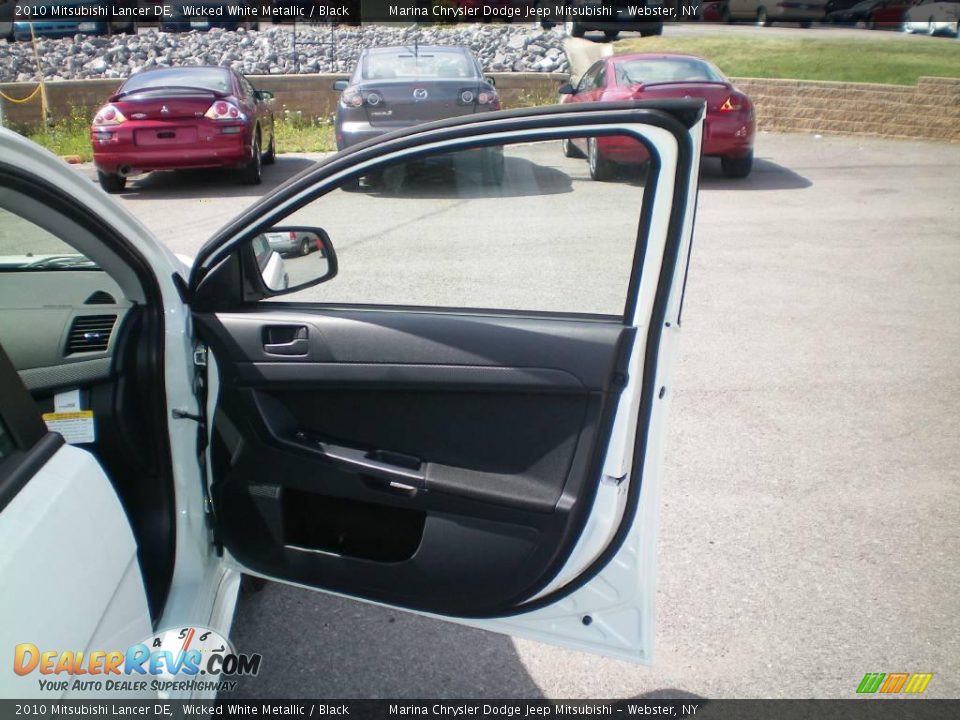 2010 Mitsubishi Lancer DE Wicked White Metallic / Black Photo #21
