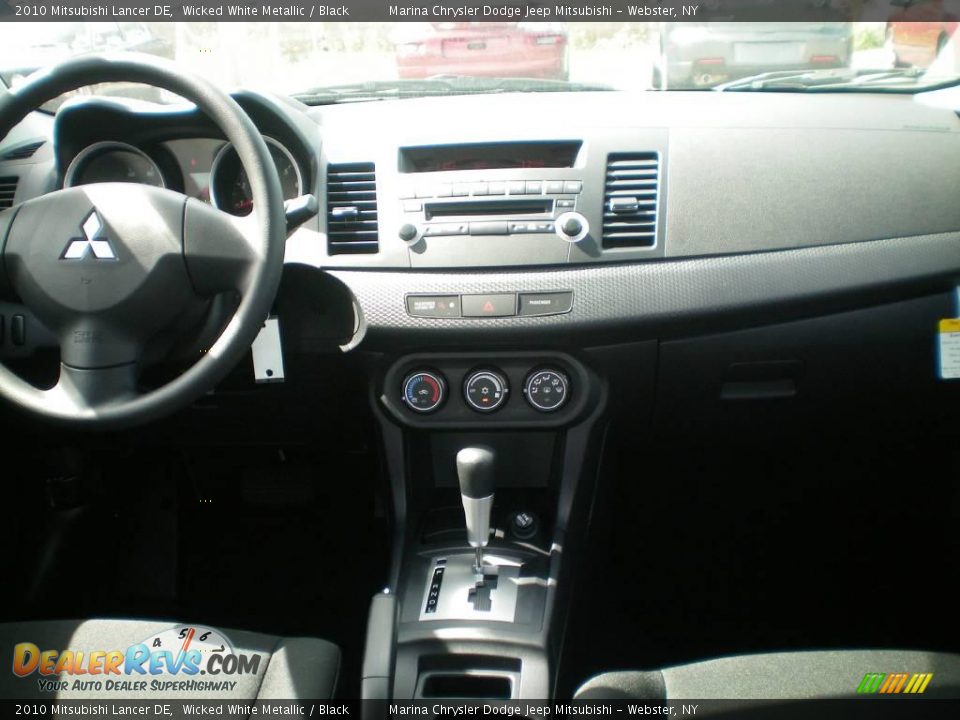 2010 Mitsubishi Lancer DE Wicked White Metallic / Black Photo #24