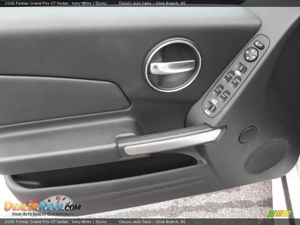 2006 Pontiac Grand Prix GT Sedan Ivory White / Ebony Photo #11