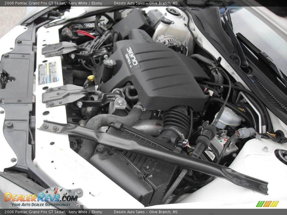2006 Pontiac Grand Prix GT Sedan Ivory White / Ebony Photo #17