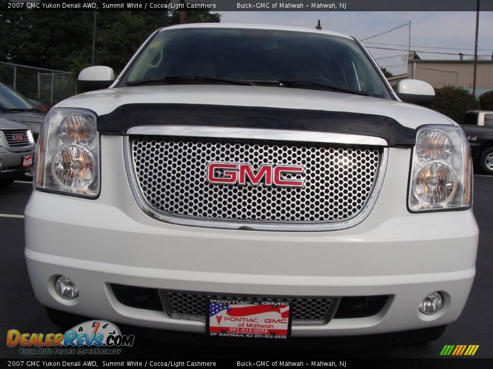 2007 GMC Yukon Denali AWD Summit White / Cocoa/Light Cashmere Photo #2