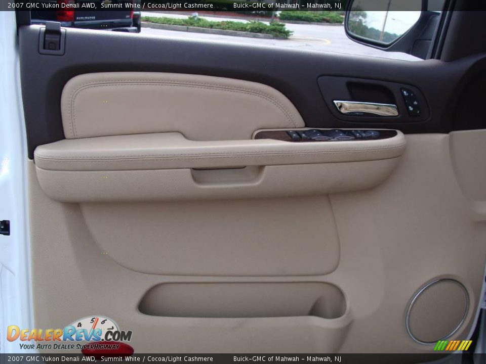 2007 GMC Yukon Denali AWD Summit White / Cocoa/Light Cashmere Photo #11