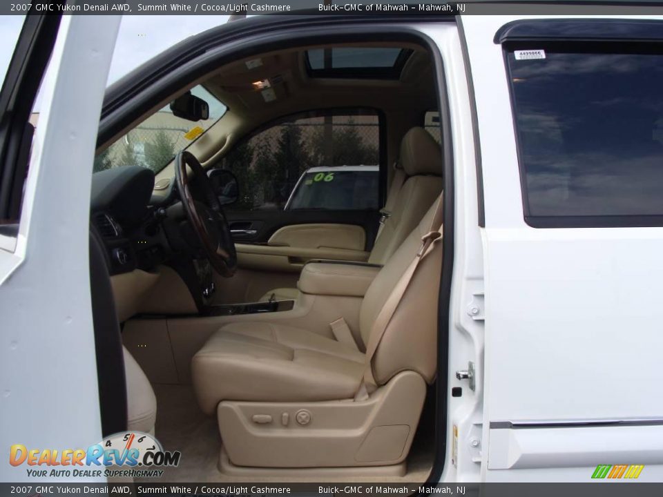 2007 GMC Yukon Denali AWD Summit White / Cocoa/Light Cashmere Photo #12