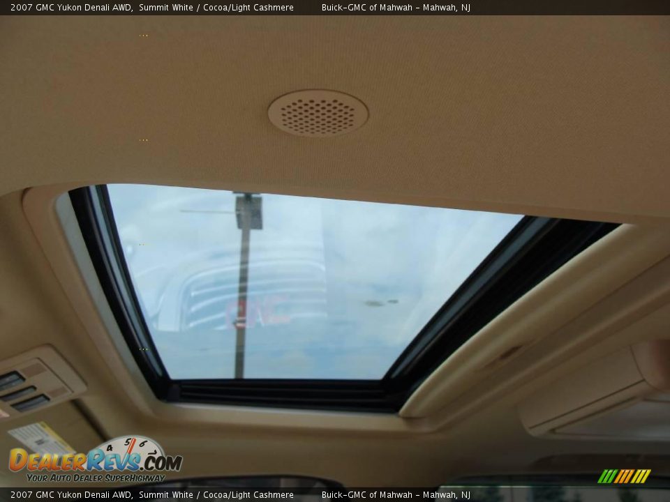 2007 GMC Yukon Denali AWD Summit White / Cocoa/Light Cashmere Photo #14