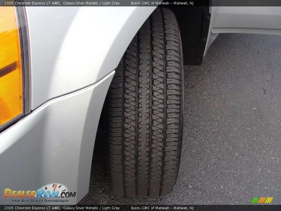 2005 Chevrolet Equinox LT AWD Galaxy Silver Metallic / Light Gray Photo #10