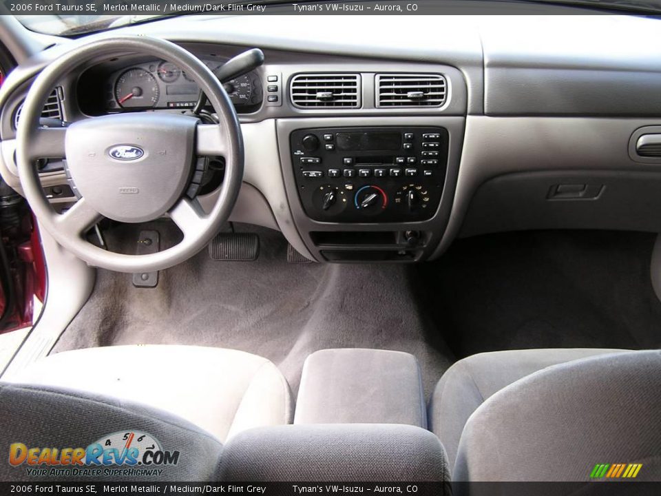 Ford Dealership Locator on 2006 Ford Taurus Se Merlot Metallic   Medium Dark Flint Grey Photo  9