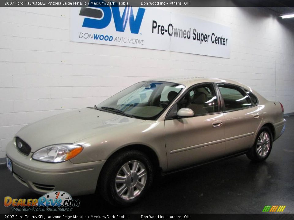 2007 Ford Taurus SEL Arizona Beige Metallic / Medium/Dark Pebble Photo #2