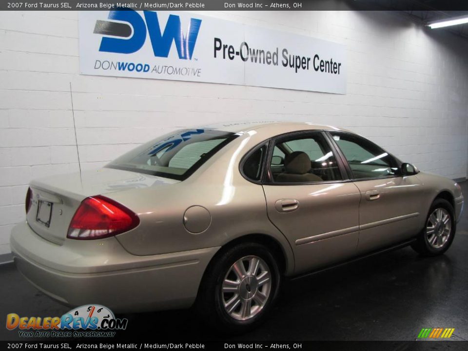 2007 Ford Taurus SEL Arizona Beige Metallic / Medium/Dark Pebble Photo #4