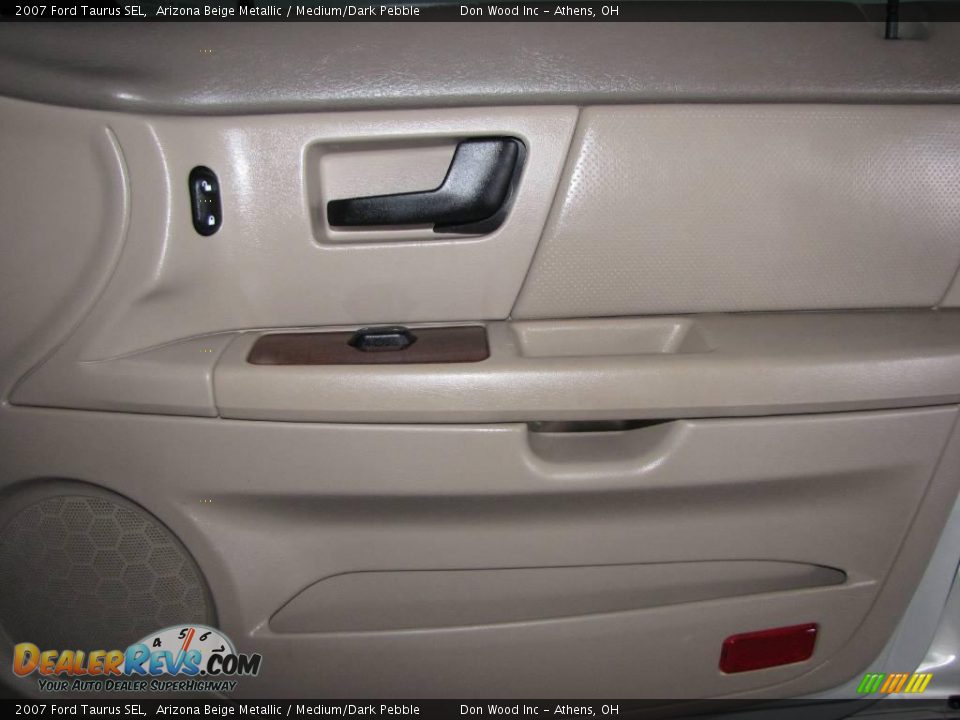 2007 Ford Taurus SEL Arizona Beige Metallic / Medium/Dark Pebble Photo #14
