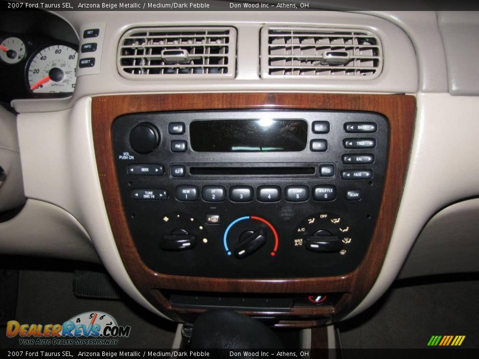2007 Ford Taurus SEL Arizona Beige Metallic / Medium/Dark Pebble Photo #18