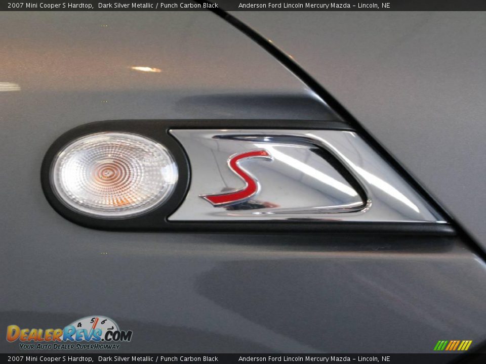 2007 Mini Cooper S Hardtop Dark Silver Metallic / Punch Carbon Black Photo #16