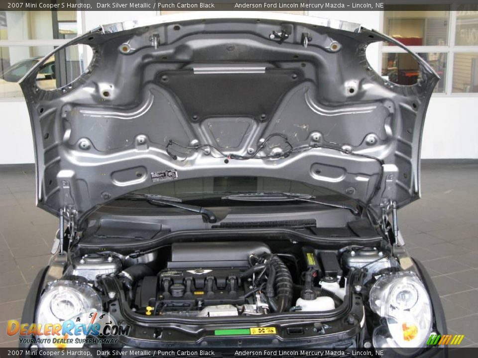 2007 Mini Cooper S Hardtop Dark Silver Metallic / Punch Carbon Black Photo #29