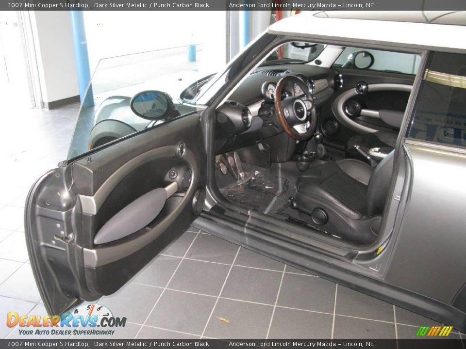 2007 Mini Cooper S Hardtop Dark Silver Metallic / Punch Carbon Black Photo #32