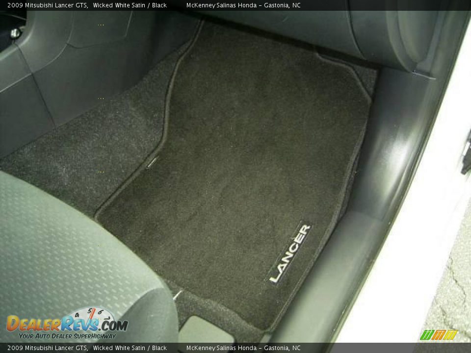 2009 Mitsubishi Lancer GTS Wicked White Satin / Black Photo #17