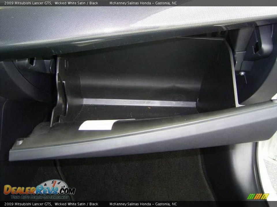 2009 Mitsubishi Lancer GTS Wicked White Satin / Black Photo #18