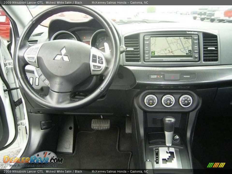 2009 Mitsubishi Lancer GTS Wicked White Satin / Black Photo #28
