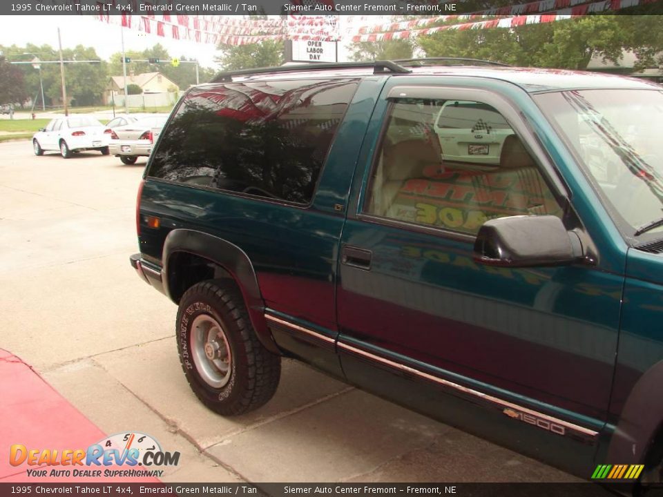 1995 Chevrolet Tahoe LT 4x4 Emerald Green Metallic / Tan Photo #9