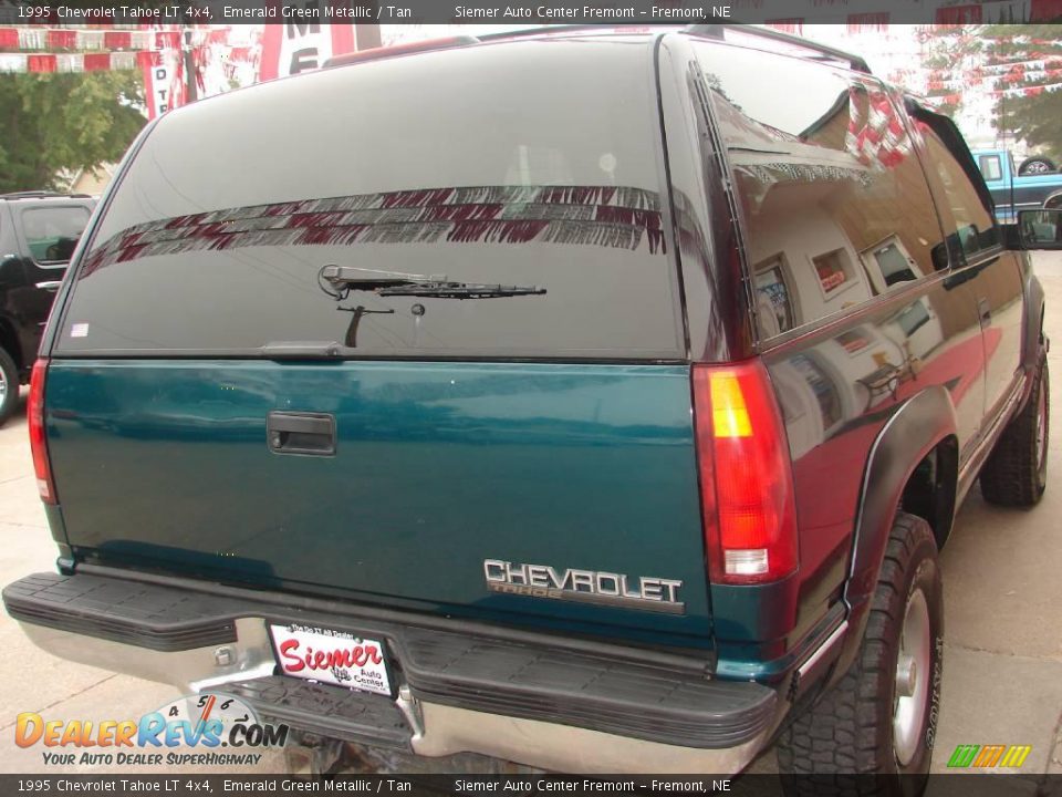 1995 Chevrolet Tahoe LT 4x4 Emerald Green Metallic / Tan Photo #15