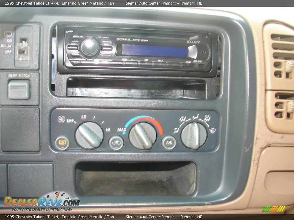 1995 Chevrolet Tahoe LT 4x4 Emerald Green Metallic / Tan Photo #22