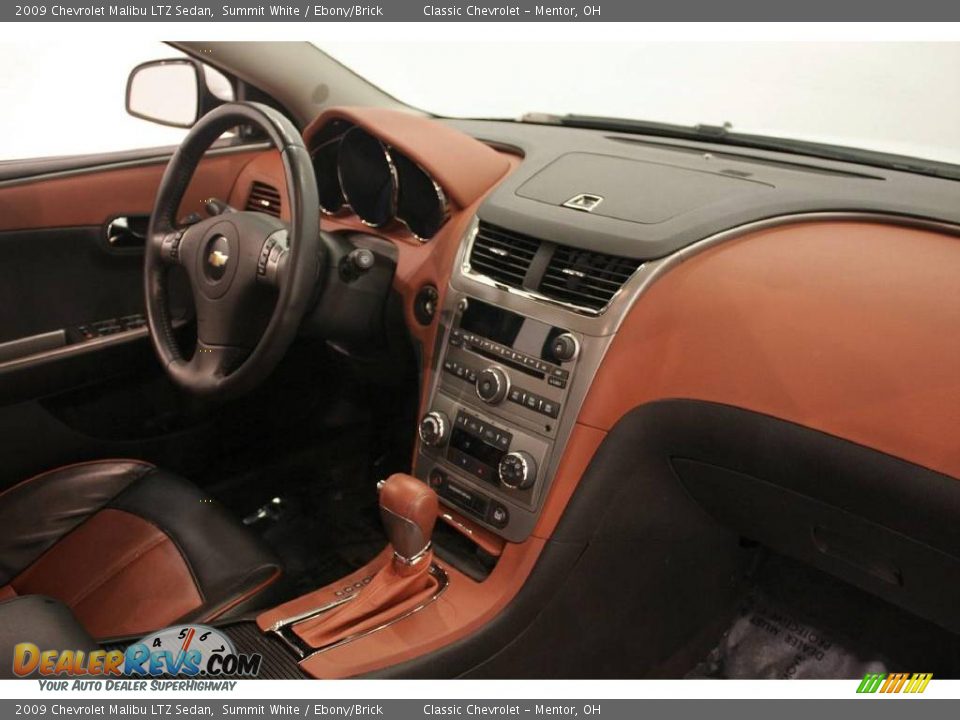 2009 Chevrolet Malibu LTZ Sedan Summit White / Ebony/Brick Photo #15