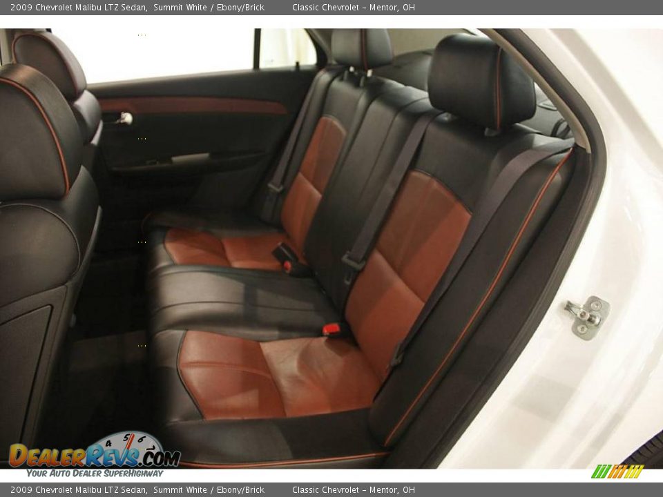 2009 Chevrolet Malibu LTZ Sedan Summit White / Ebony/Brick Photo #18