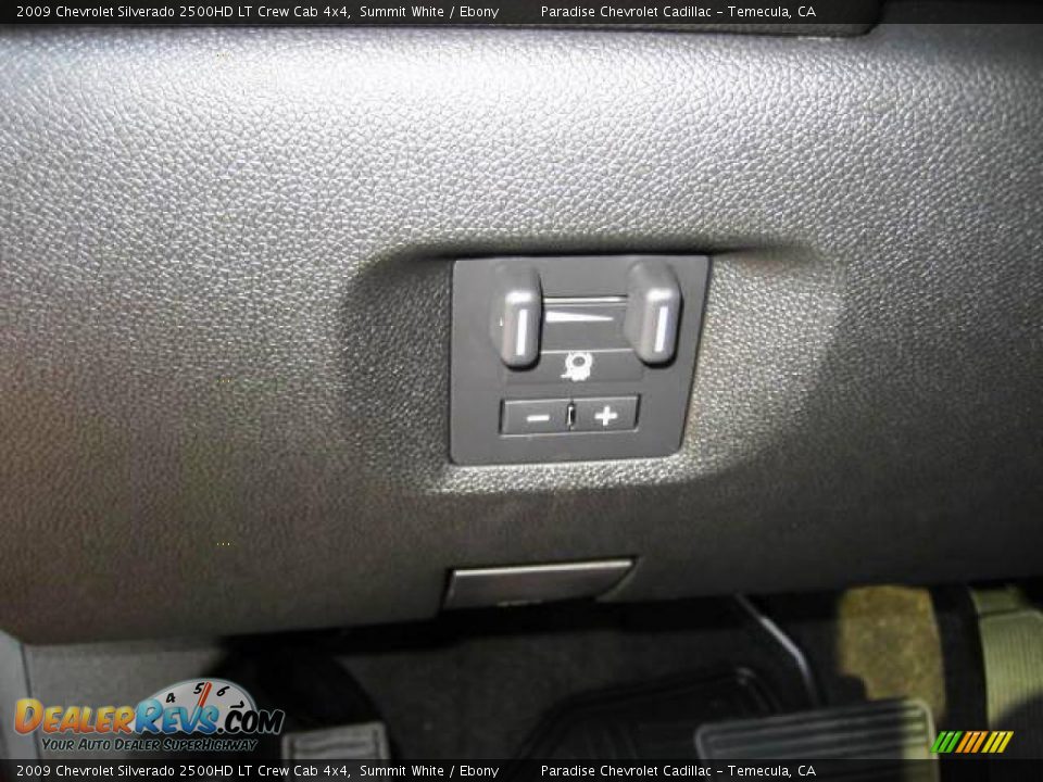 2009 Chevrolet Silverado 2500HD LT Crew Cab 4x4 Summit White / Ebony Photo #16