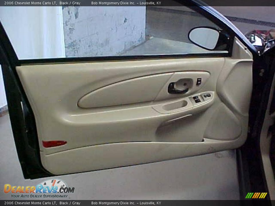 2006 Chevrolet Monte Carlo LT Black / Gray Photo #18