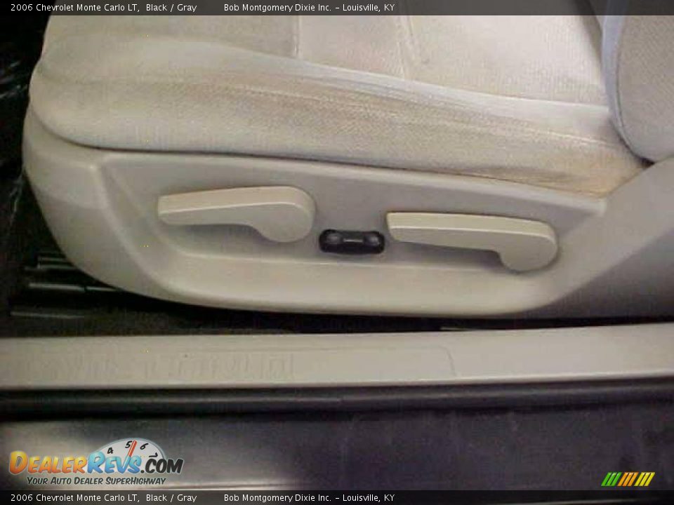 2006 Chevrolet Monte Carlo LT Black / Gray Photo #20
