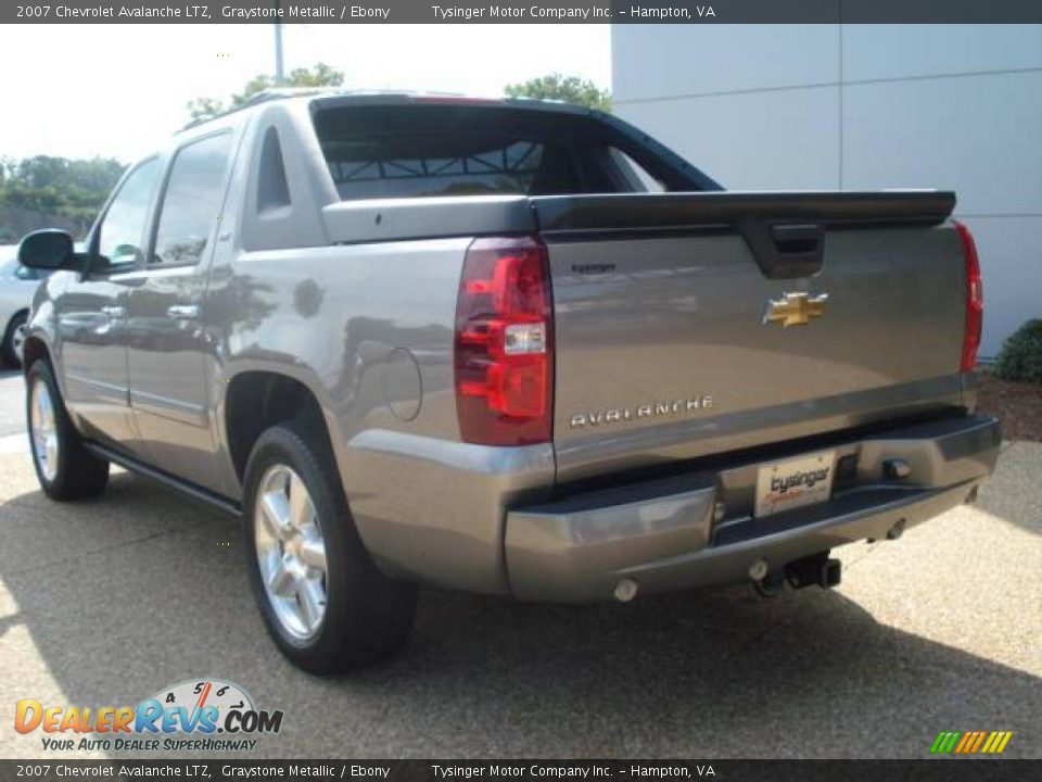 2007 Chevrolet Avalanche LTZ Graystone Metallic / Ebony Photo #4