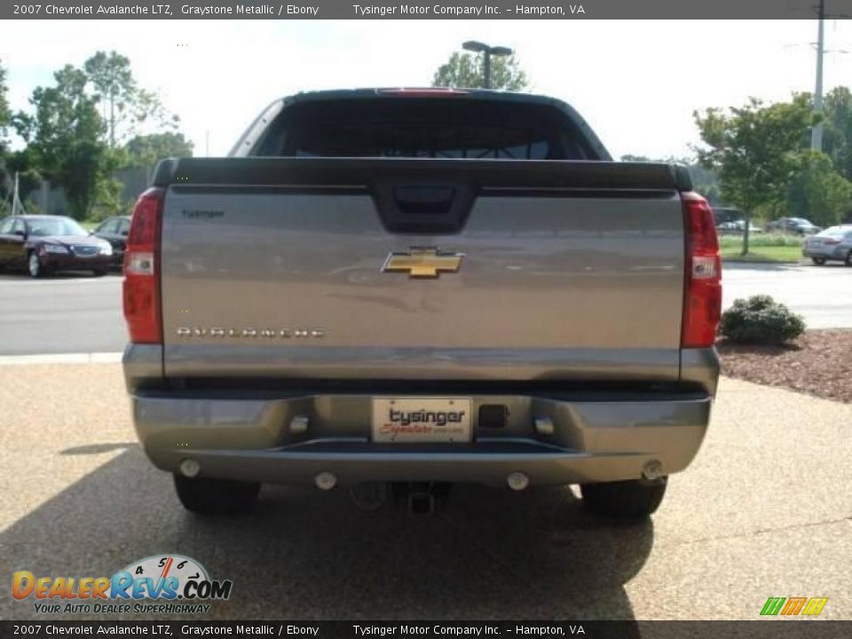 2007 Chevrolet Avalanche LTZ Graystone Metallic / Ebony Photo #5