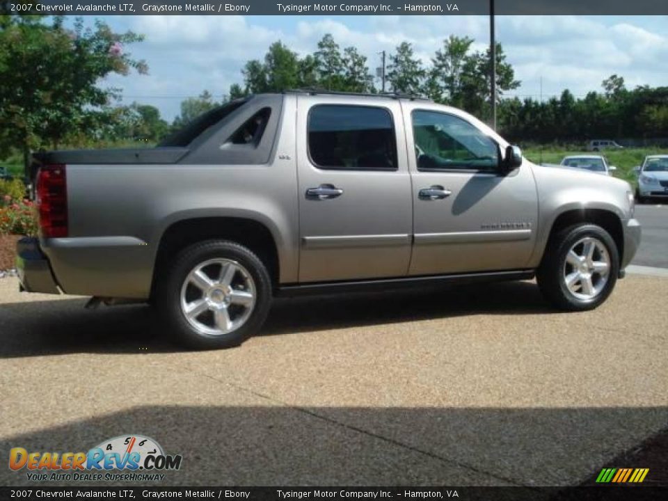 2007 Chevrolet Avalanche LTZ Graystone Metallic / Ebony Photo #7