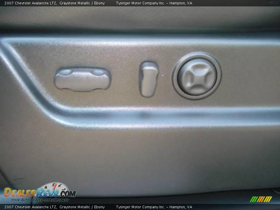 2007 Chevrolet Avalanche LTZ Graystone Metallic / Ebony Photo #11