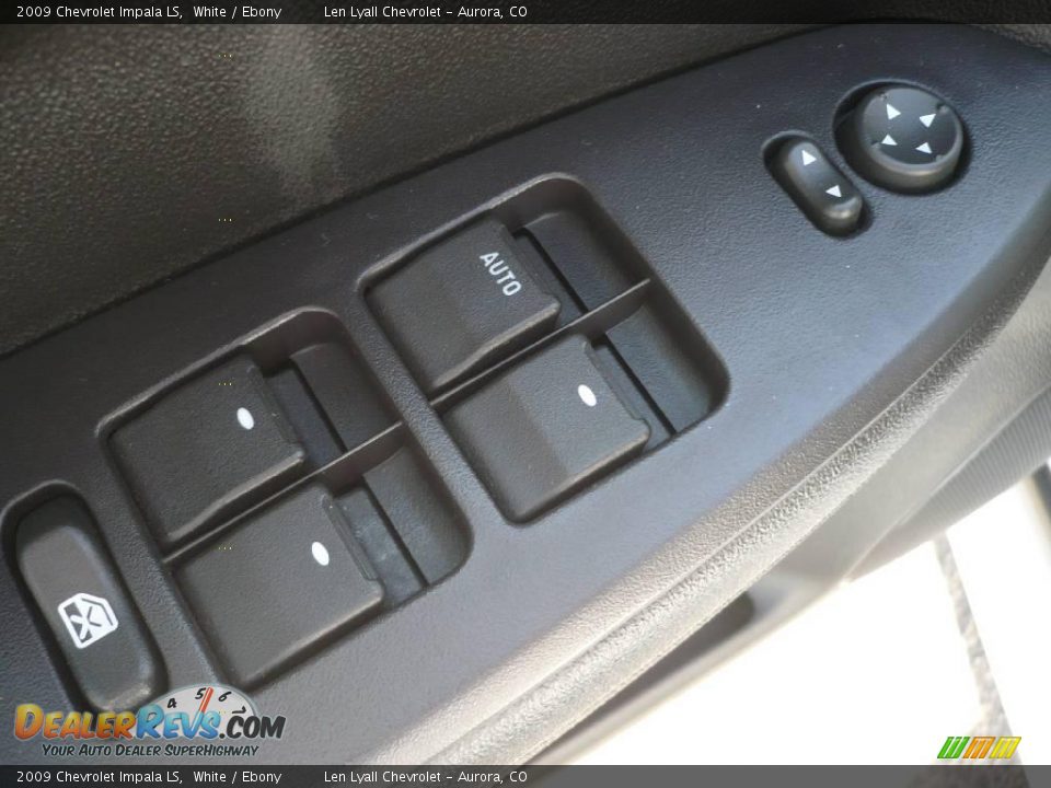 2009 Chevrolet Impala LS White / Ebony Photo #8