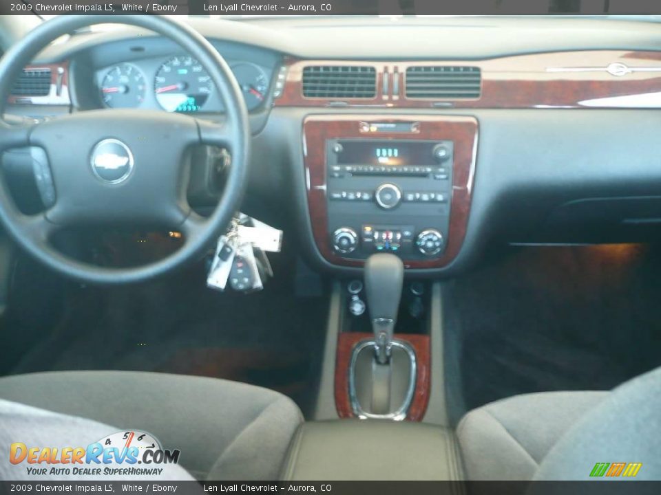 2009 Chevrolet Impala LS White / Ebony Photo #15