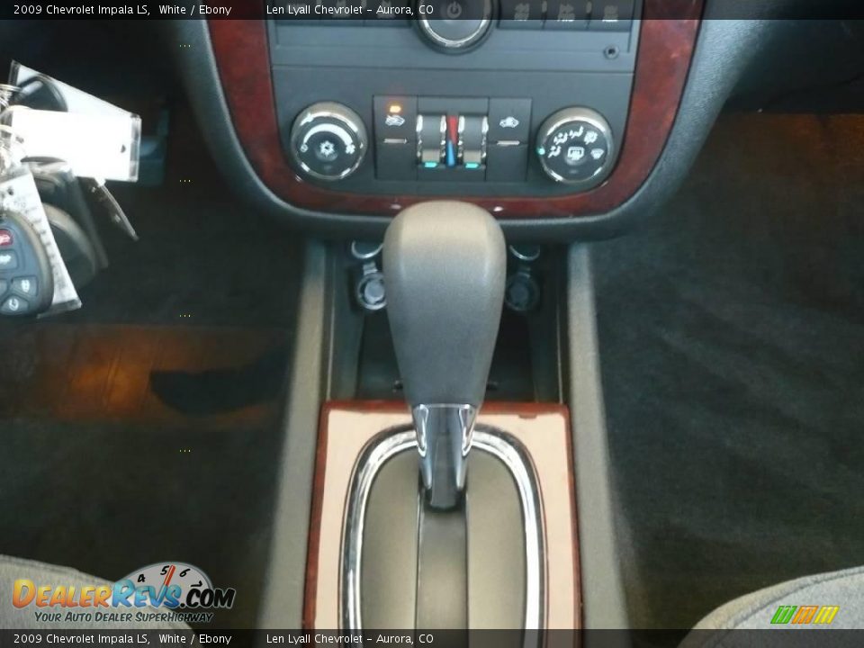 2009 Chevrolet Impala LS White / Ebony Photo #18