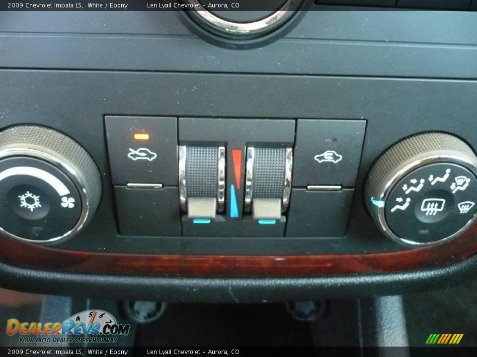 2009 Chevrolet Impala LS White / Ebony Photo #26
