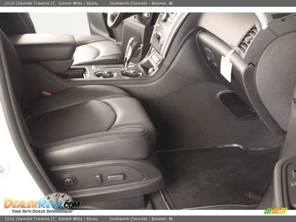 2010 Chevrolet Traverse LT Summit White / Ebony Photo #4