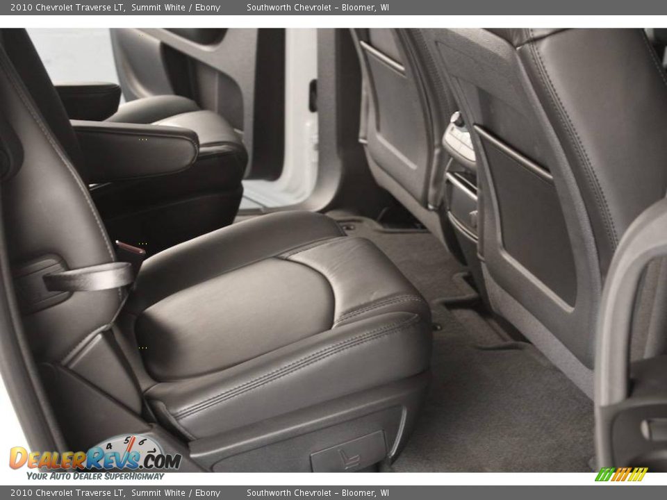 2010 Chevrolet Traverse LT Summit White / Ebony Photo #5