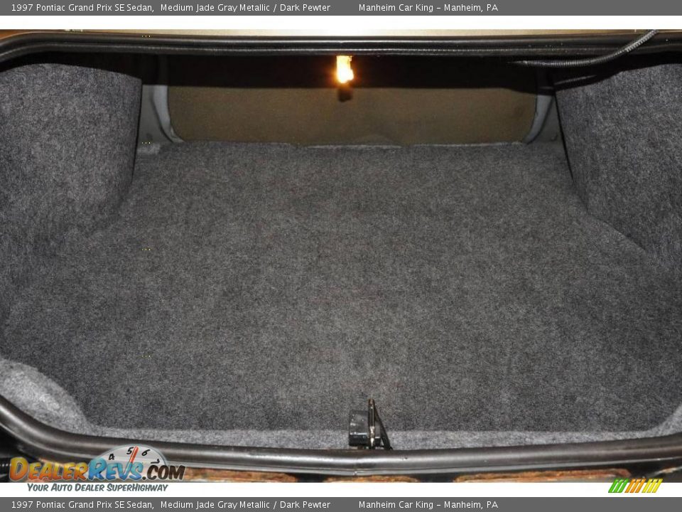 1997 Pontiac Grand Prix SE Sedan Medium Jade Gray Metallic / Dark Pewter Photo #14