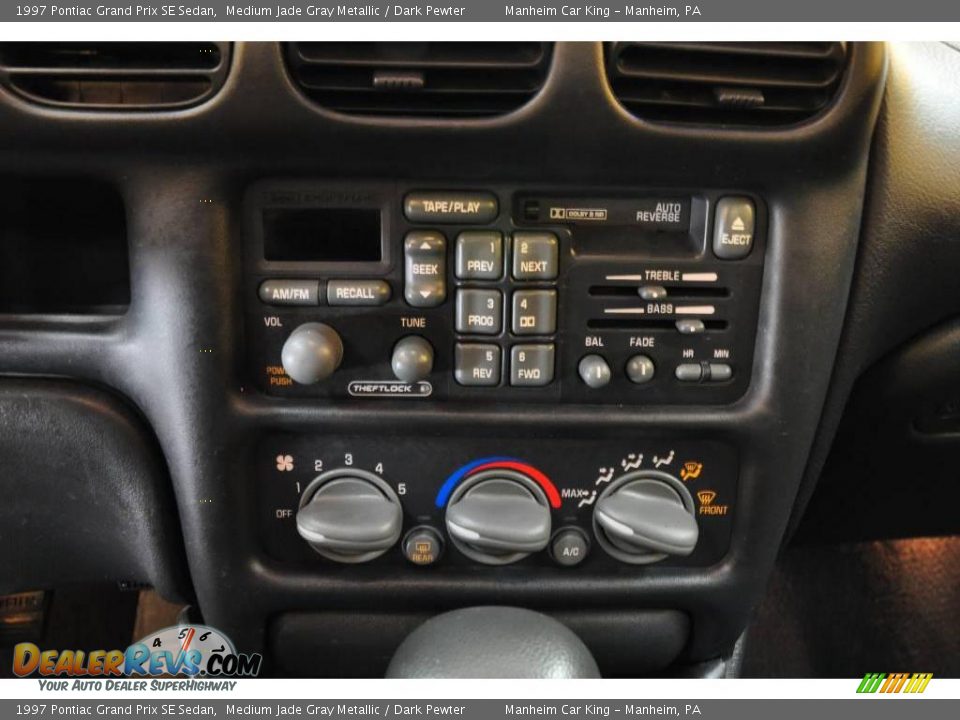 1997 Pontiac Grand Prix SE Sedan Medium Jade Gray Metallic / Dark Pewter Photo #22